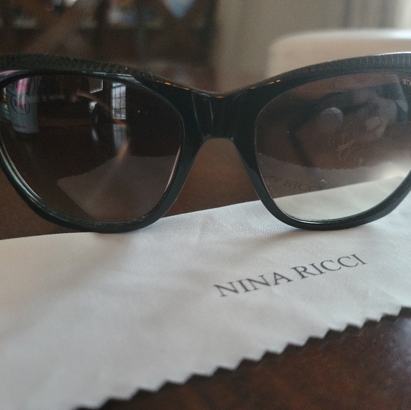 ⭐Nina Ricci Gradiant Cat-Eye Sunglasses - Picture 7 of 10
